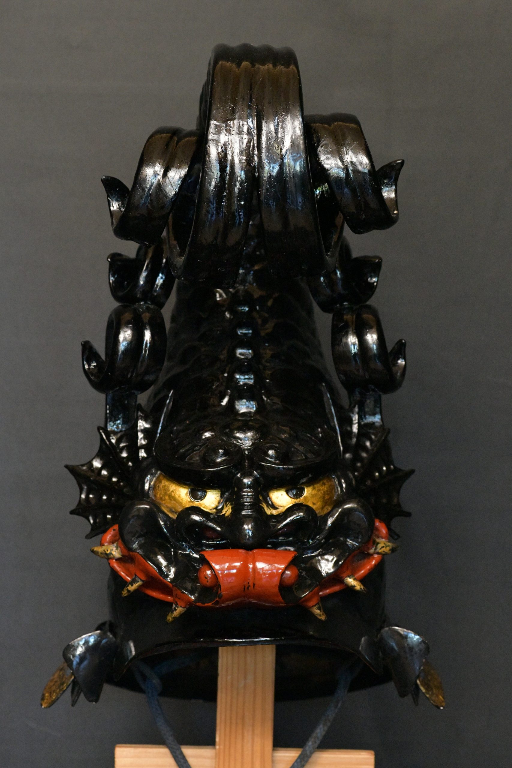 Kawari Kabuto Shachihoko