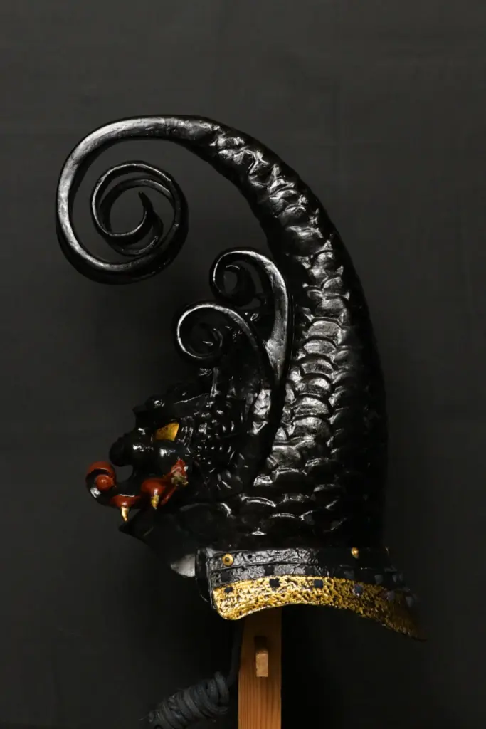 Kawari Kabuto Shachihoko
