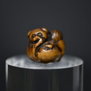 netsuke dogs playing