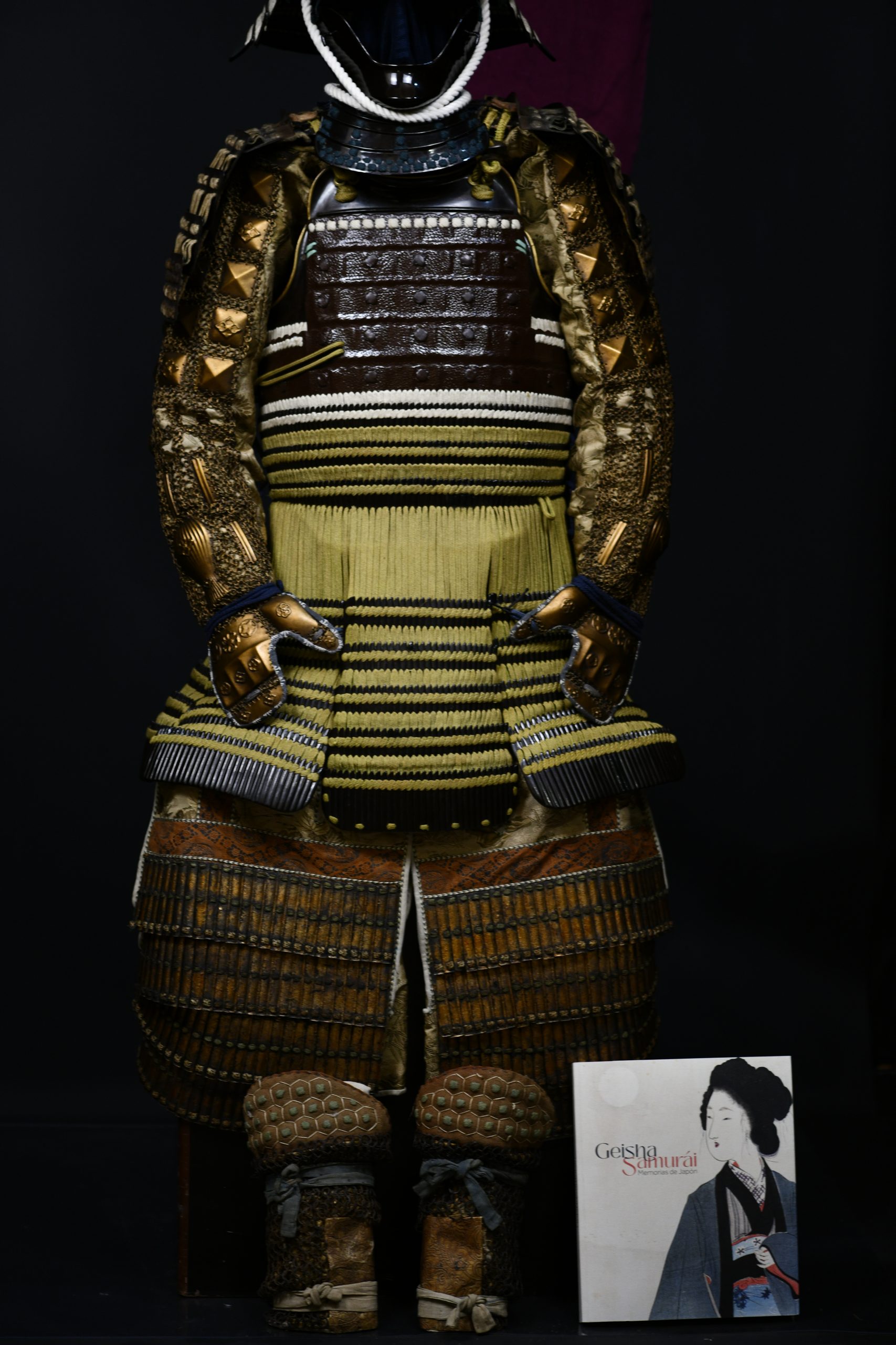 Gusoku pheasant kawari kabuto