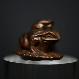 2 frogs netsuke wood