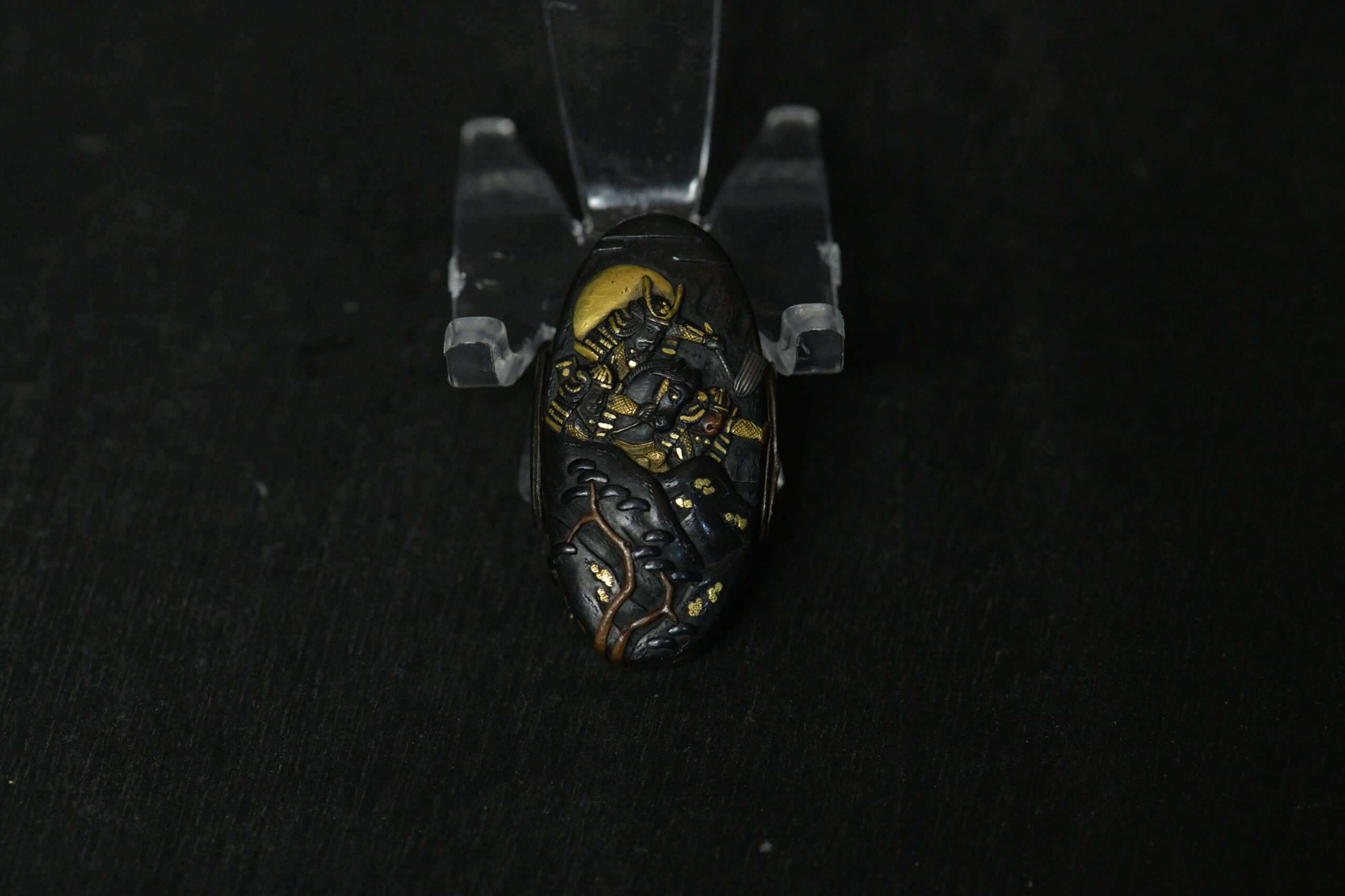Fuchi kashira shakudo scene