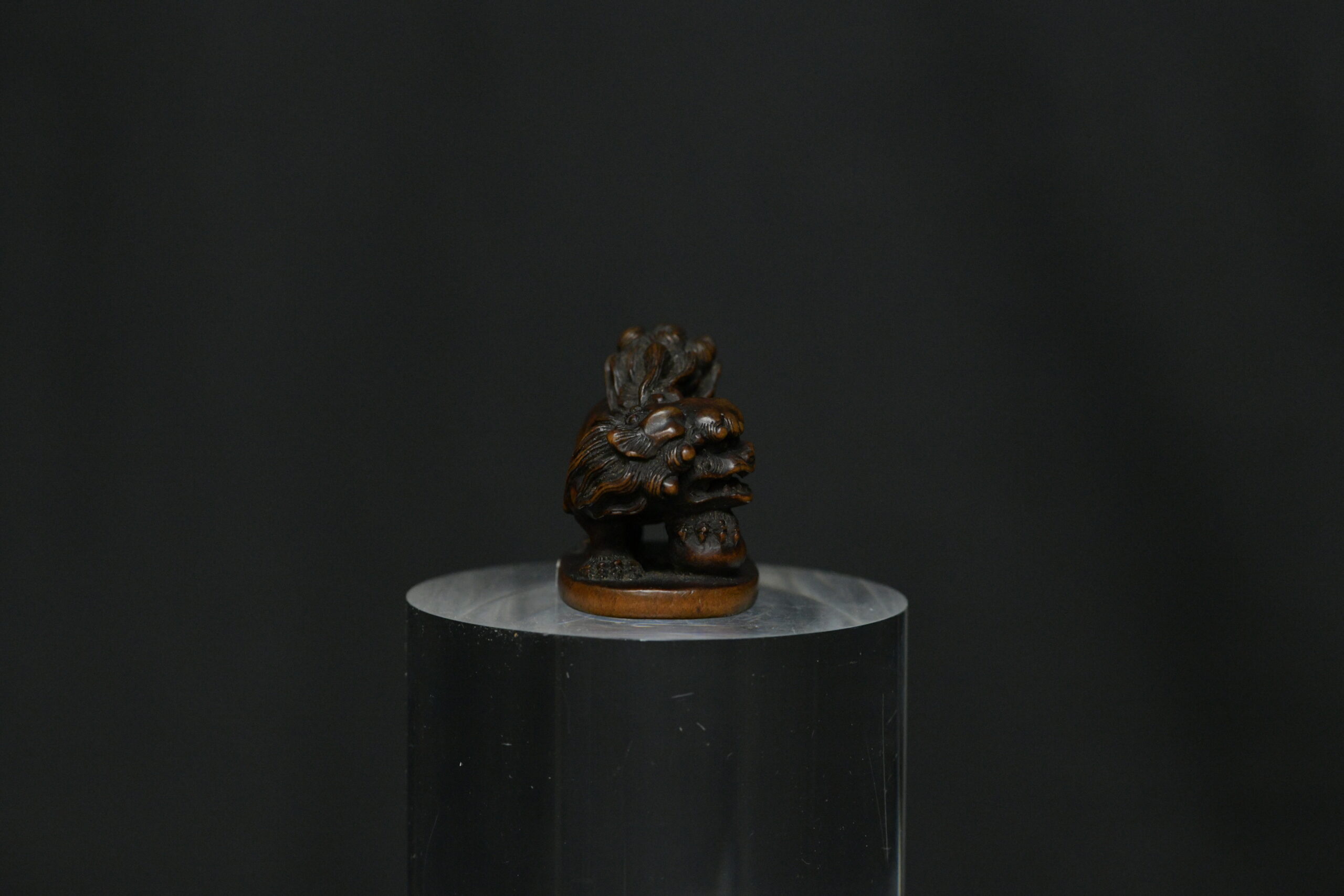 Netsuke Shishi wood II