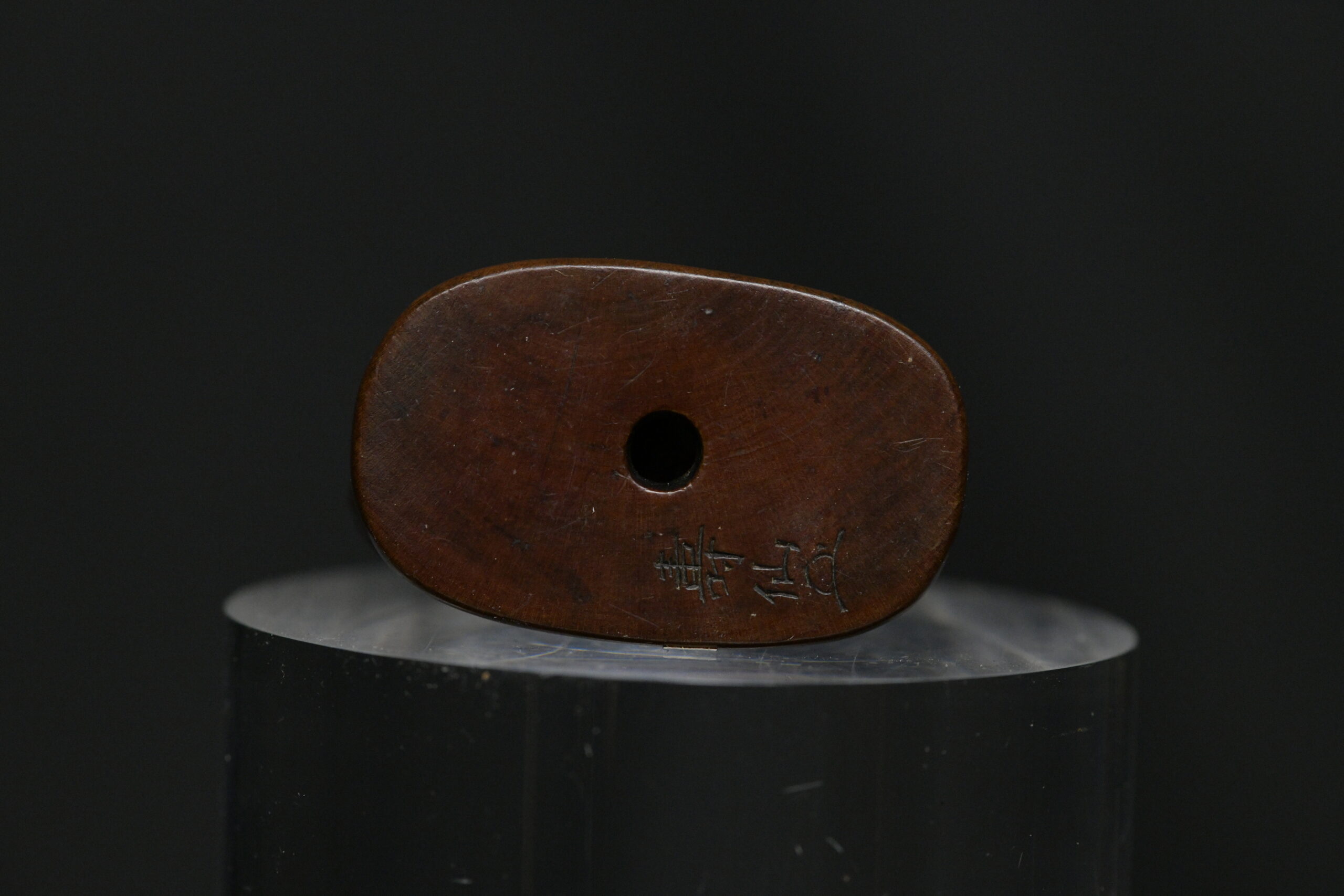 Netsuke Shishi wood II