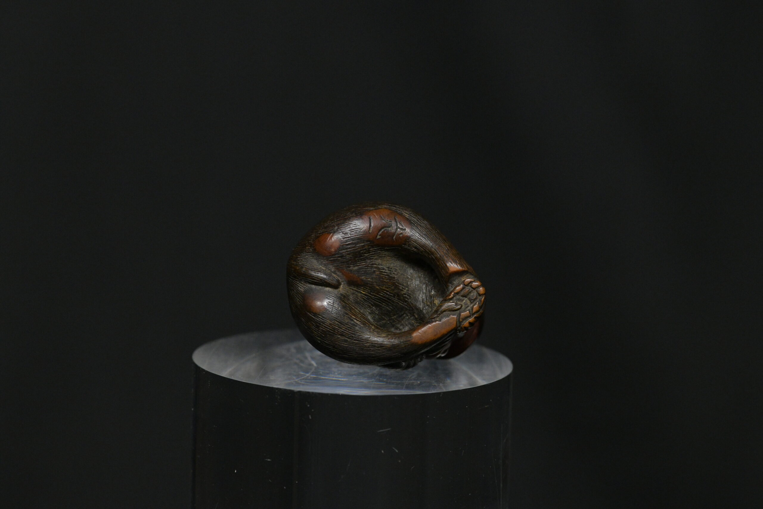 Netsuke monkey wood shibayama
