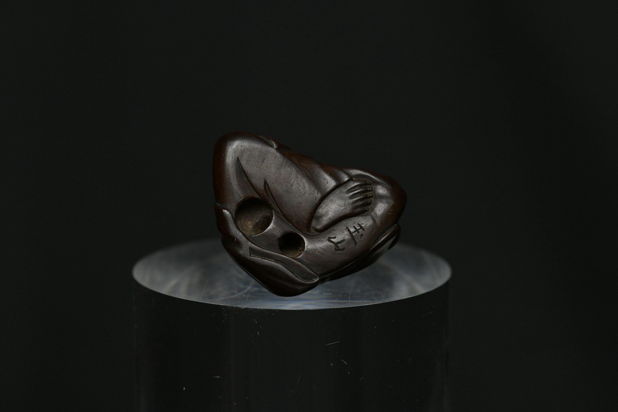 Netsuke sneezer wood
