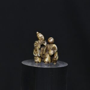 Netsuke nobles walking ivory