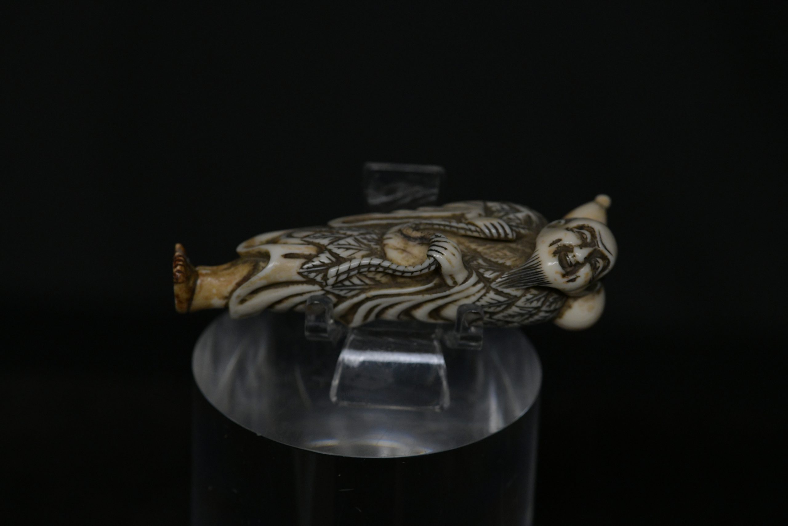 Netsuke seinnen pumpkin ivory