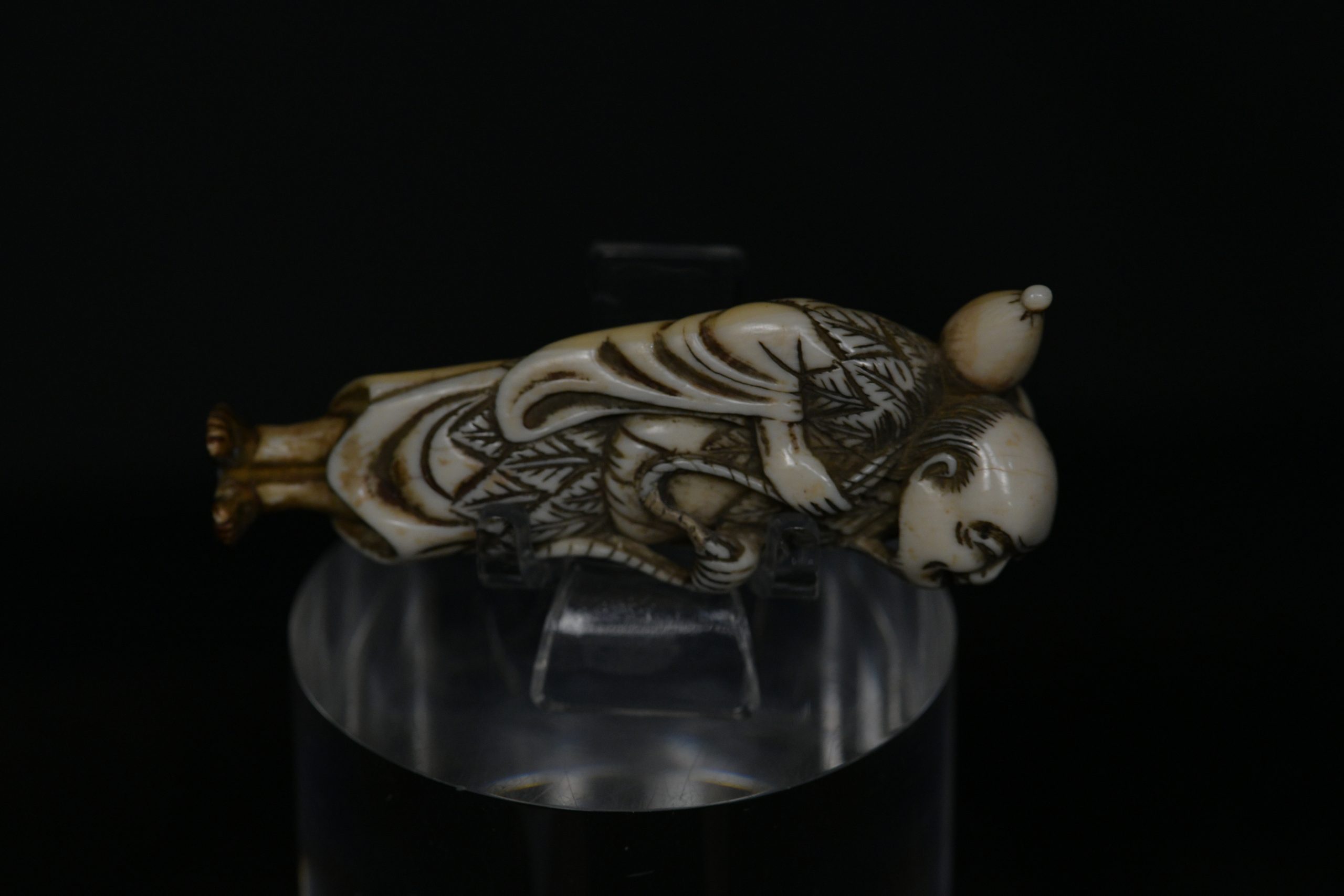 Netsuke seinnen pumpkin ivory