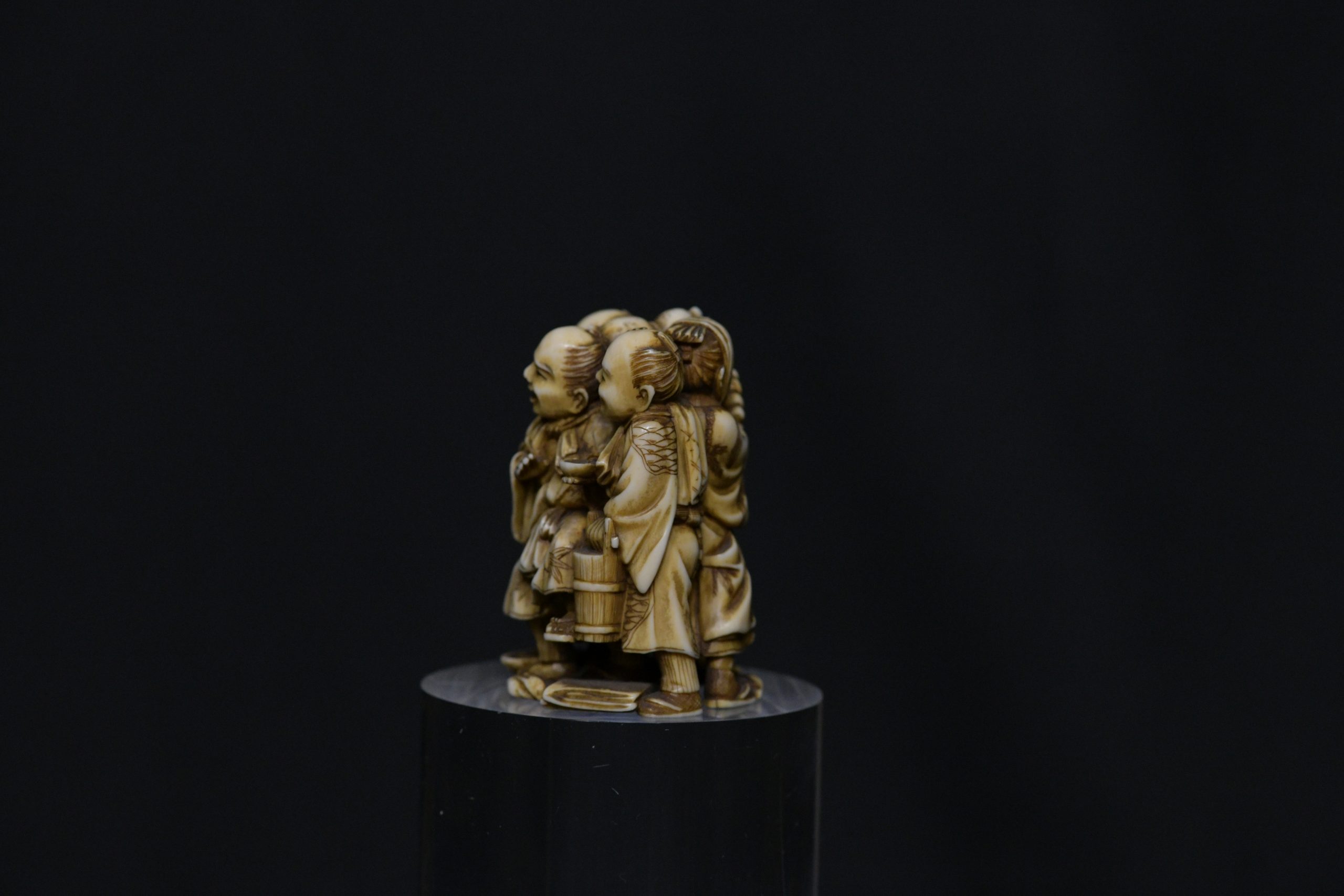 Okimono festivity men ivory