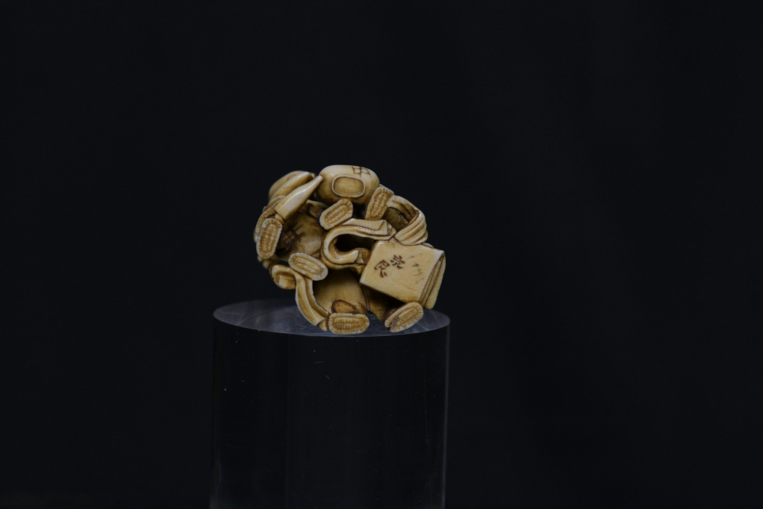 Okimono festivity men ivory