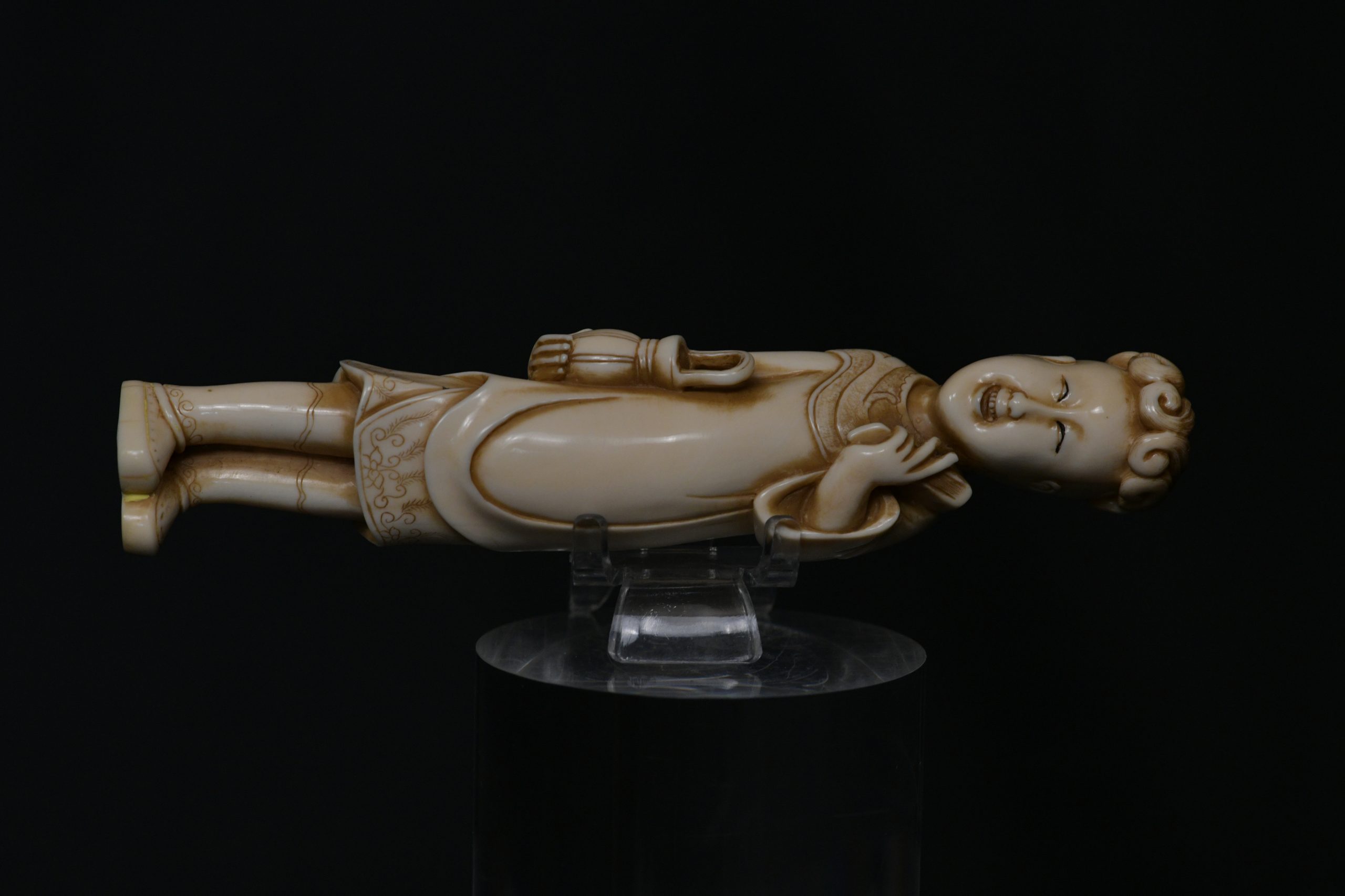 Okimono court noble ivory
