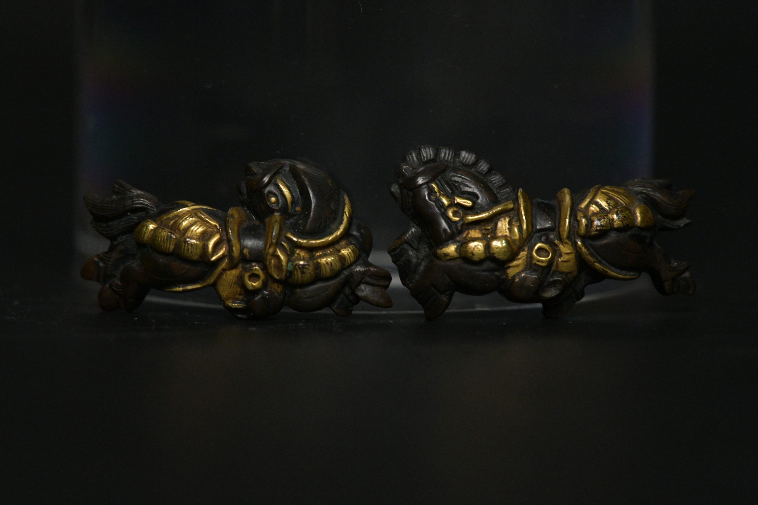 Menuki horses shakudo