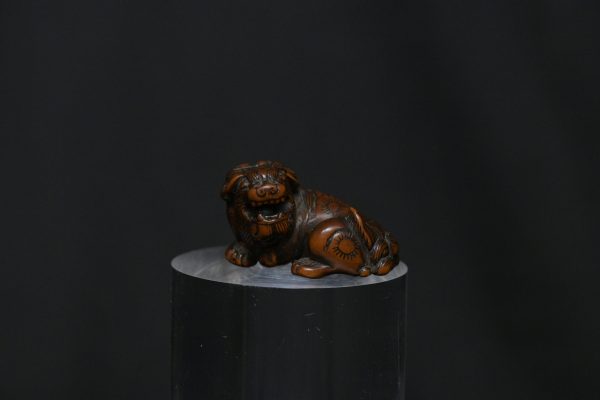 Netsuke Shishi III wood