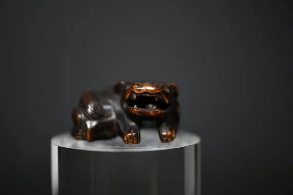 Netsuke Shishi en bois