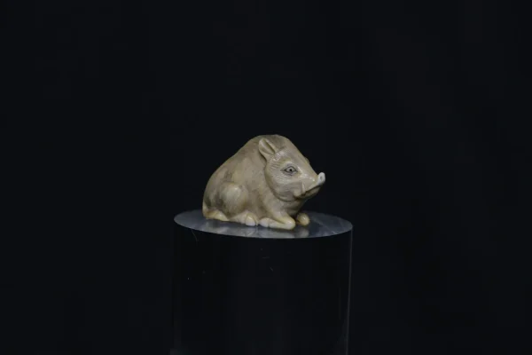 Netsuke sanglier en ivoire